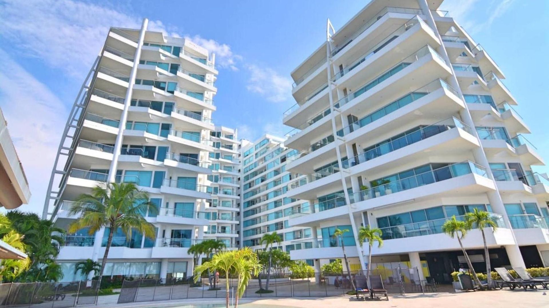 Apartamento Luxury Pool Near *