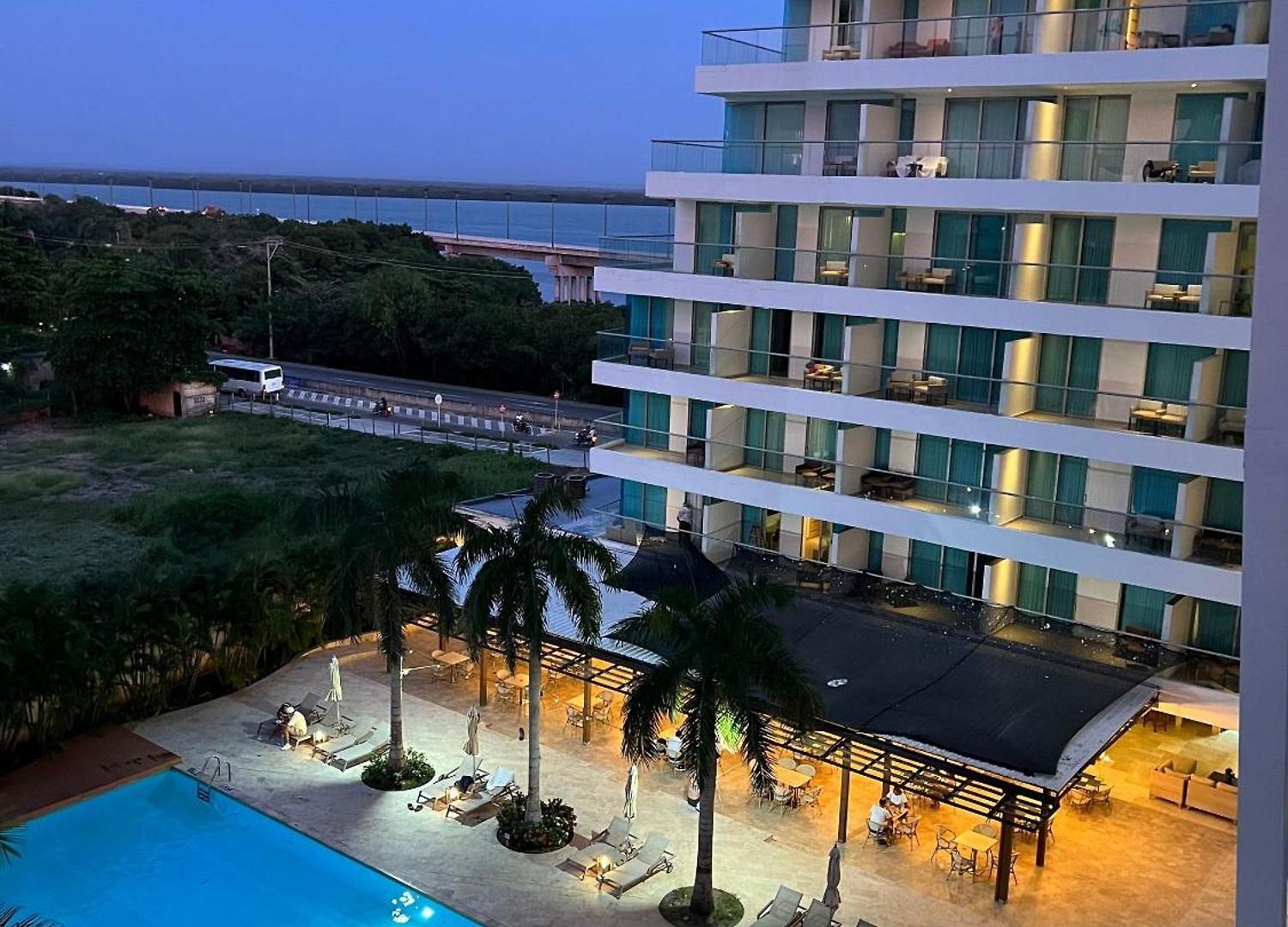 Apartamento Luxury Pool Near